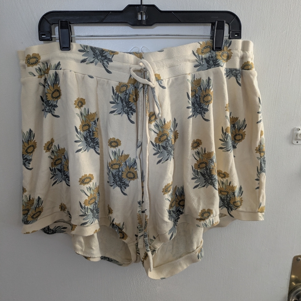 kate quinn Cream Floral Drawstring Shorts with Yellow Flowers XXL